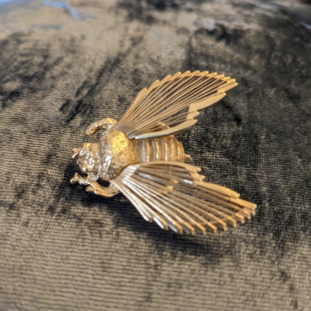 Vintage Monet bee pin 1960